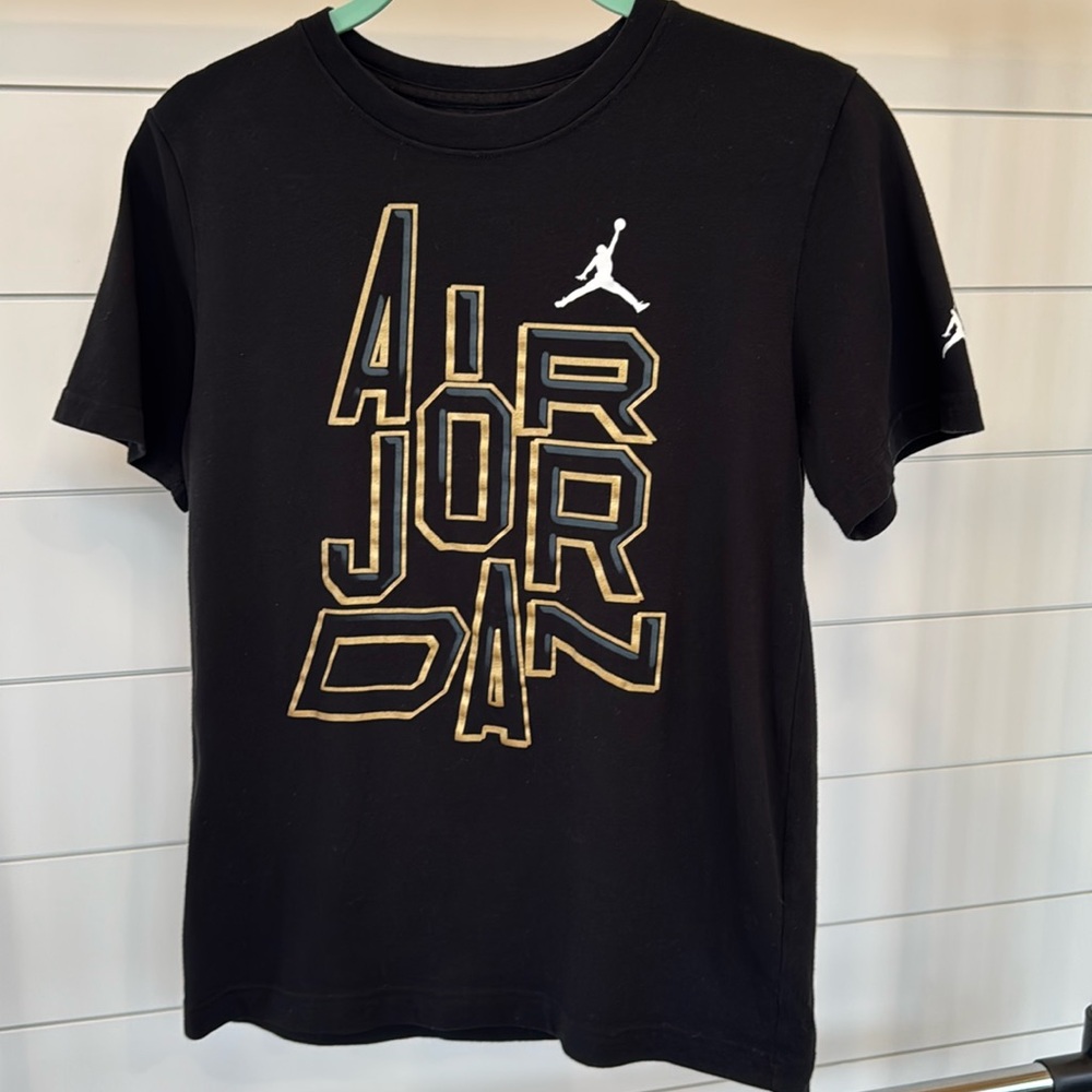 Boys Jordan Kids Black T-Shirt Size Large